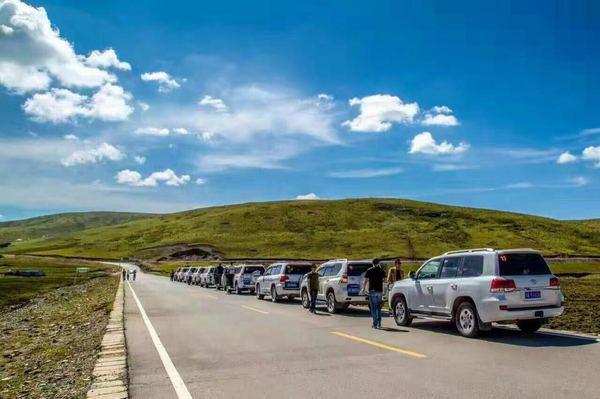 川藏線車隊(duì)圖