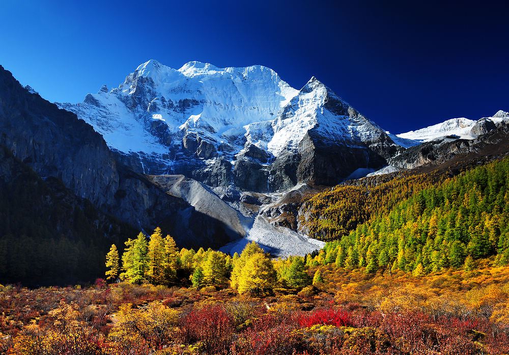 成都租越野車陸地巡洋艦旅游多少錢一天