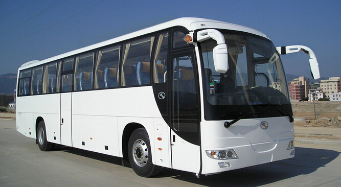 成都大巴車租賃公司哪家可以配備司機