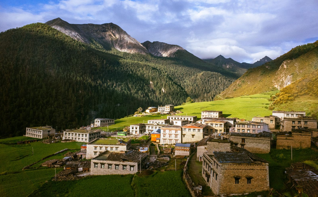 成都租車去稻城亞丁一般需要多少錢一天