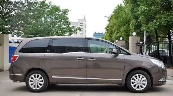 成都租商務車多少錢