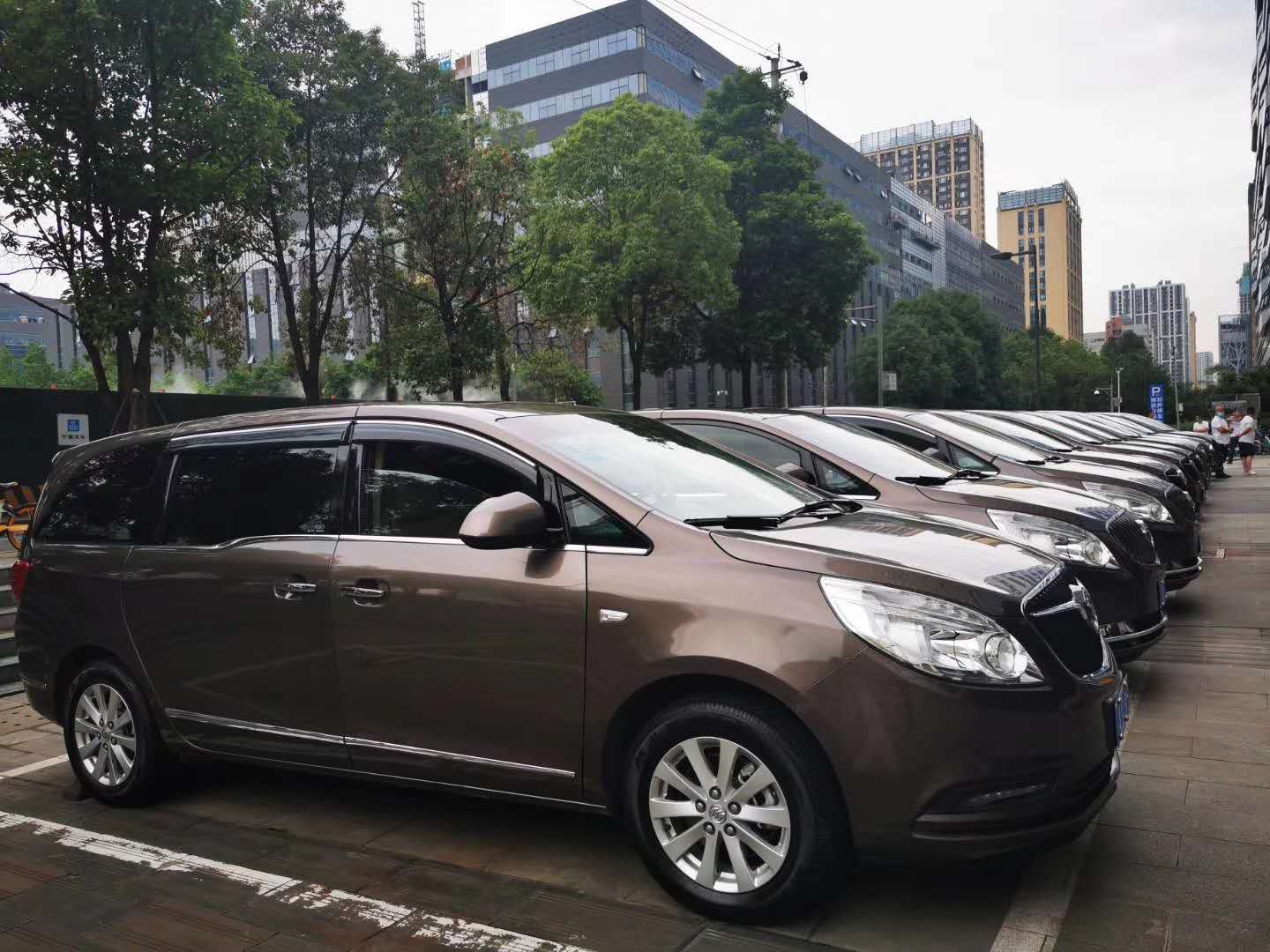 成都租商務車