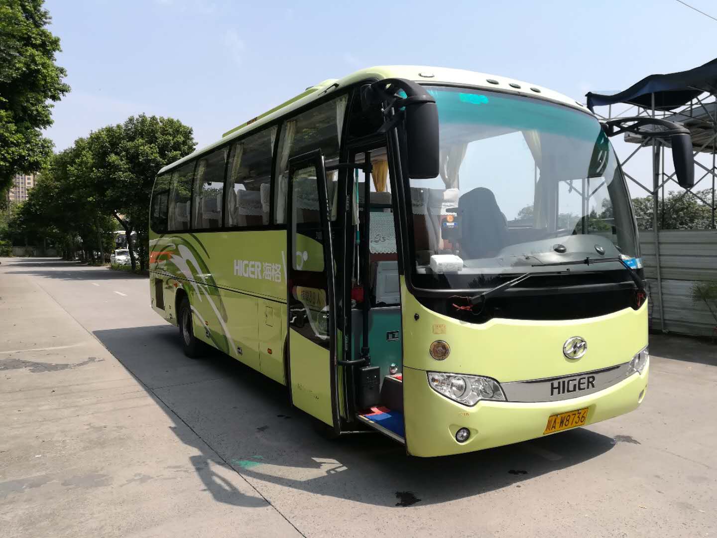 成都租車(chē)網(wǎng)的大巴車(chē)很貴嗎