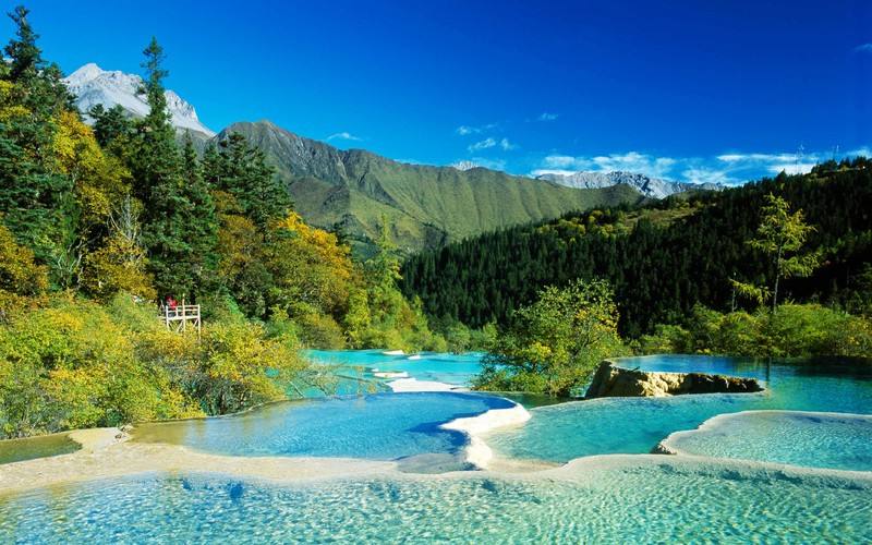 暑假從成都市到九寨溝的自駕車旅行