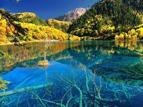 暑假從成都市到九寨溝的自駕車旅行