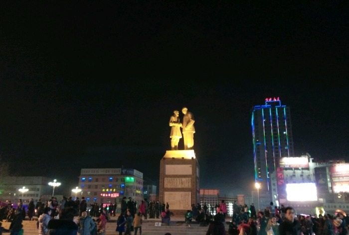 中秋成都租車自駕旅游去團結(jié)夜市