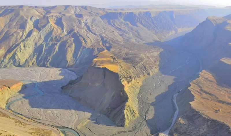 獨(dú)庫(kù)公路開(kāi)通了，租車自駕旅行看美麗風(fēng)景