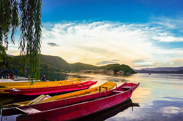 瀘沽湖旅游 瀘沽湖旅游